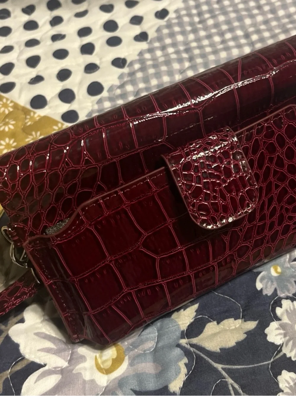Faux Croc-Embossed Leather Red/Burgundy Shoulder Bag